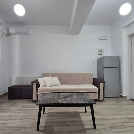 Flore Rooms Саранде Екстериор снимка