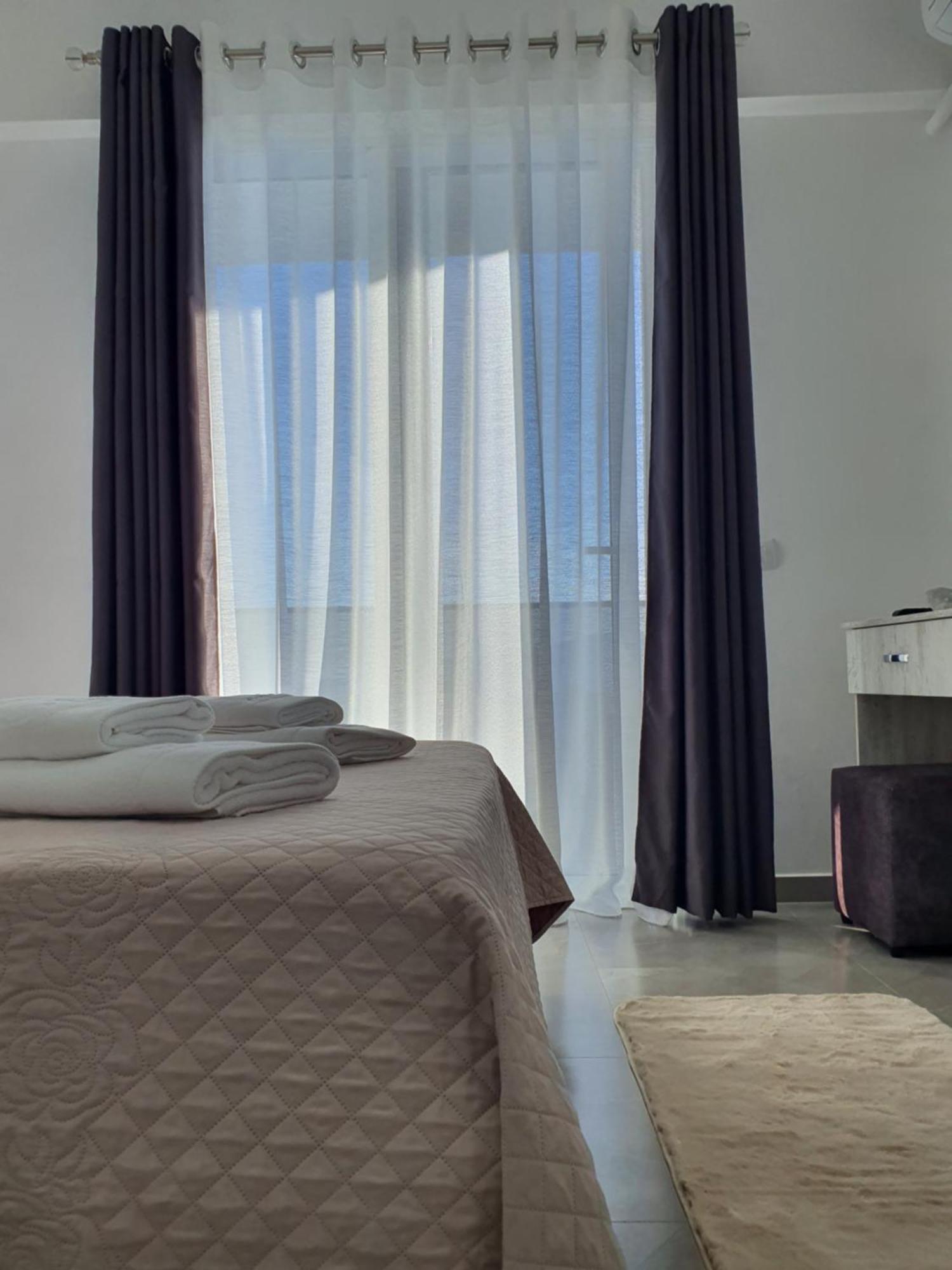 Flore Rooms Саранде Екстериор снимка