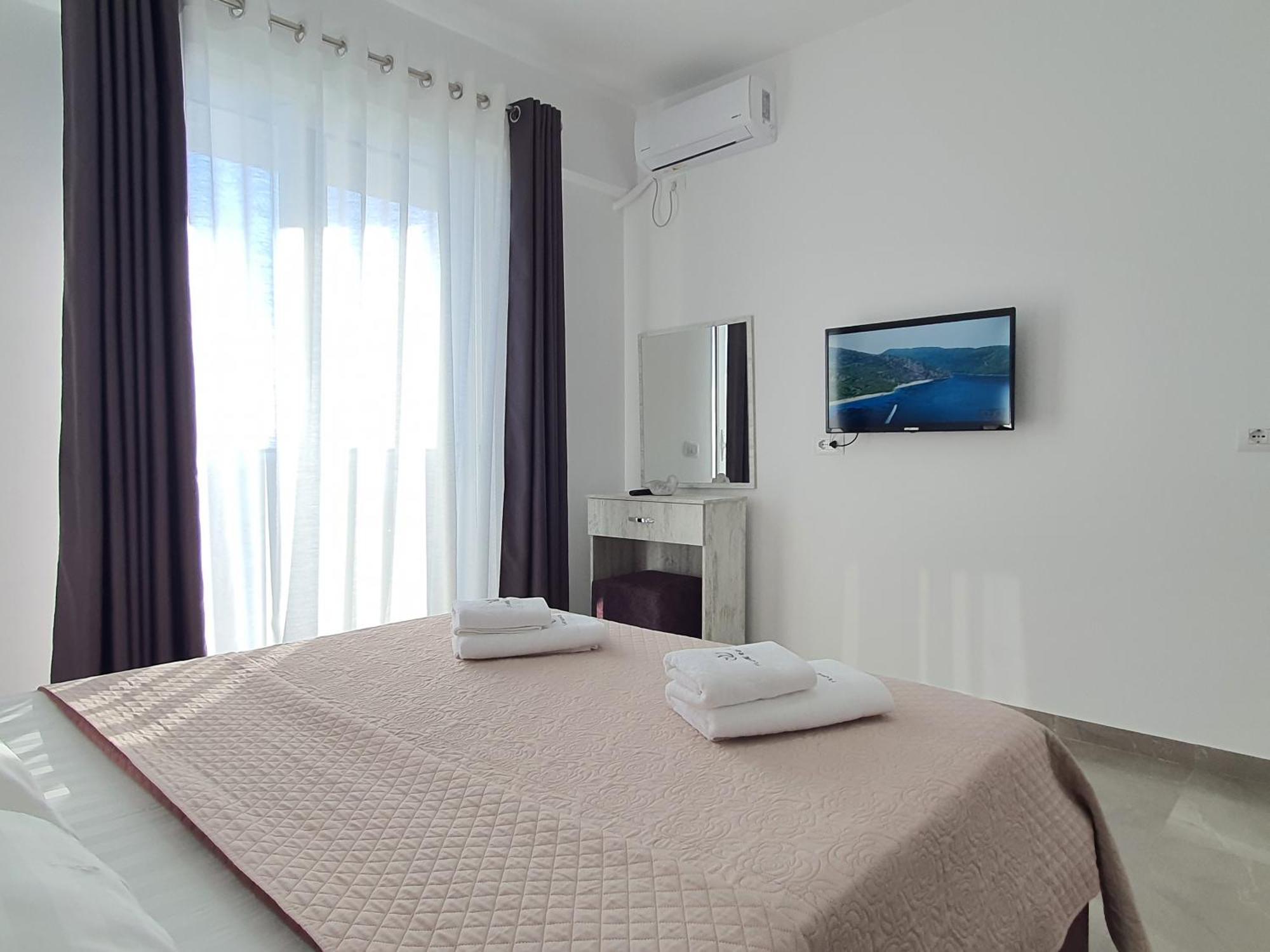 Flore Rooms Саранде Екстериор снимка