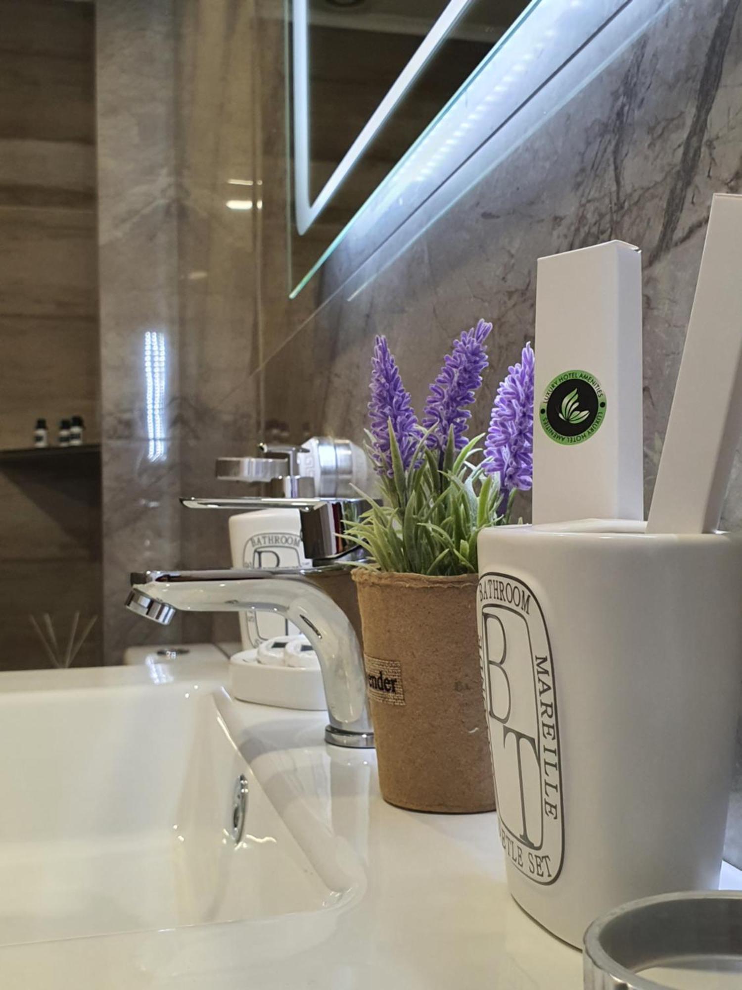Flore Rooms Саранде Екстериор снимка