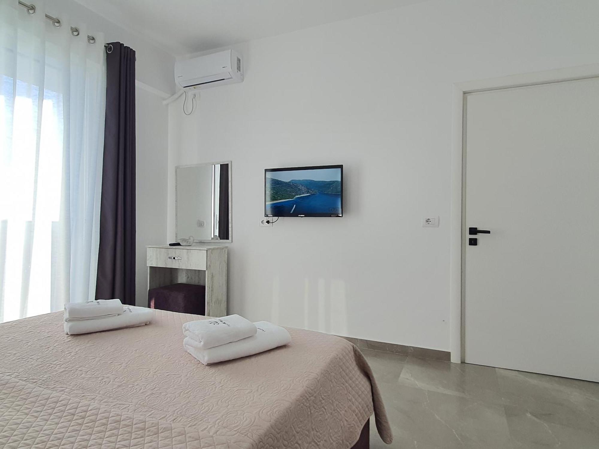 Flore Rooms Саранде Екстериор снимка