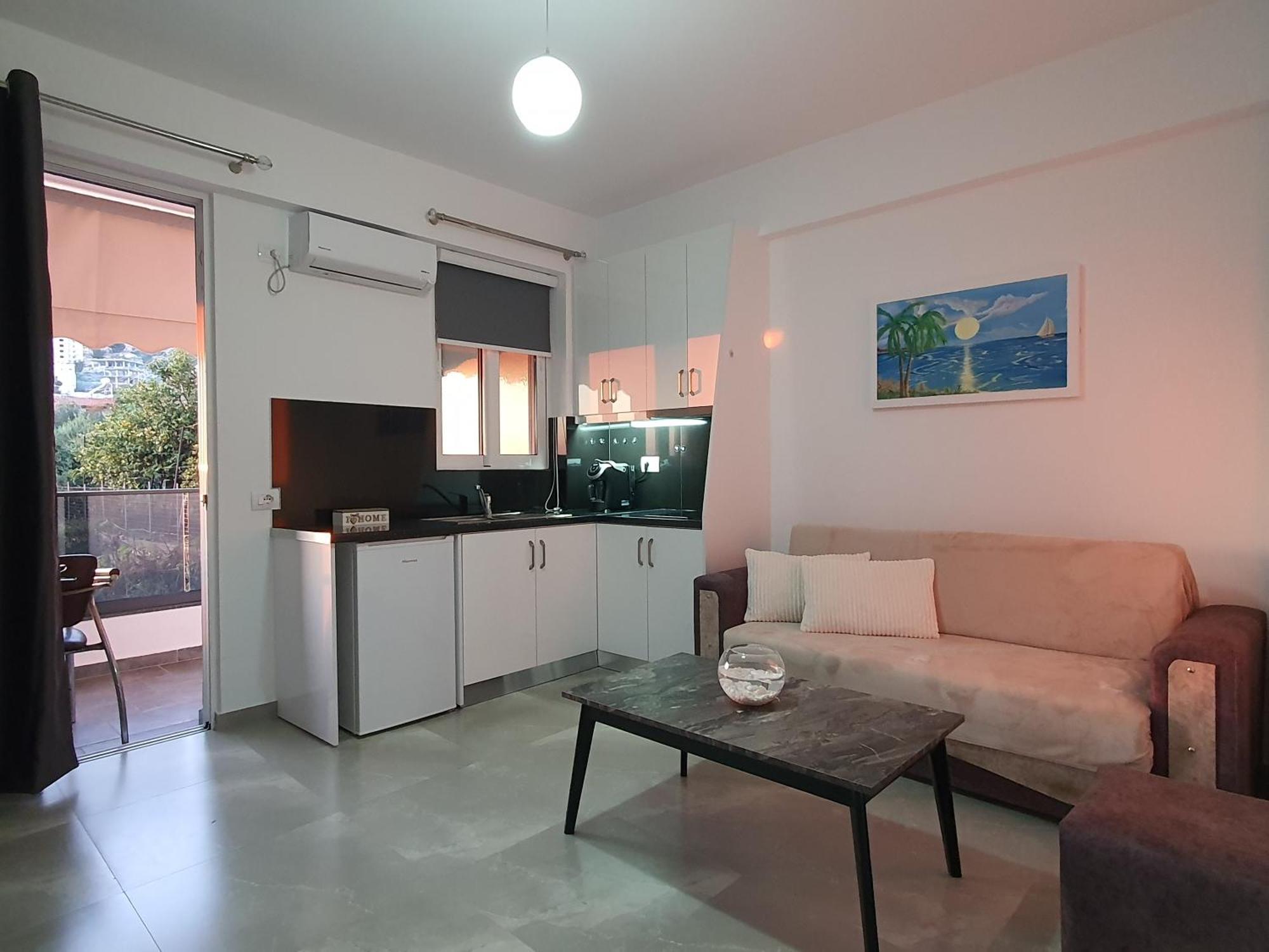 Flore Rooms Саранде Екстериор снимка