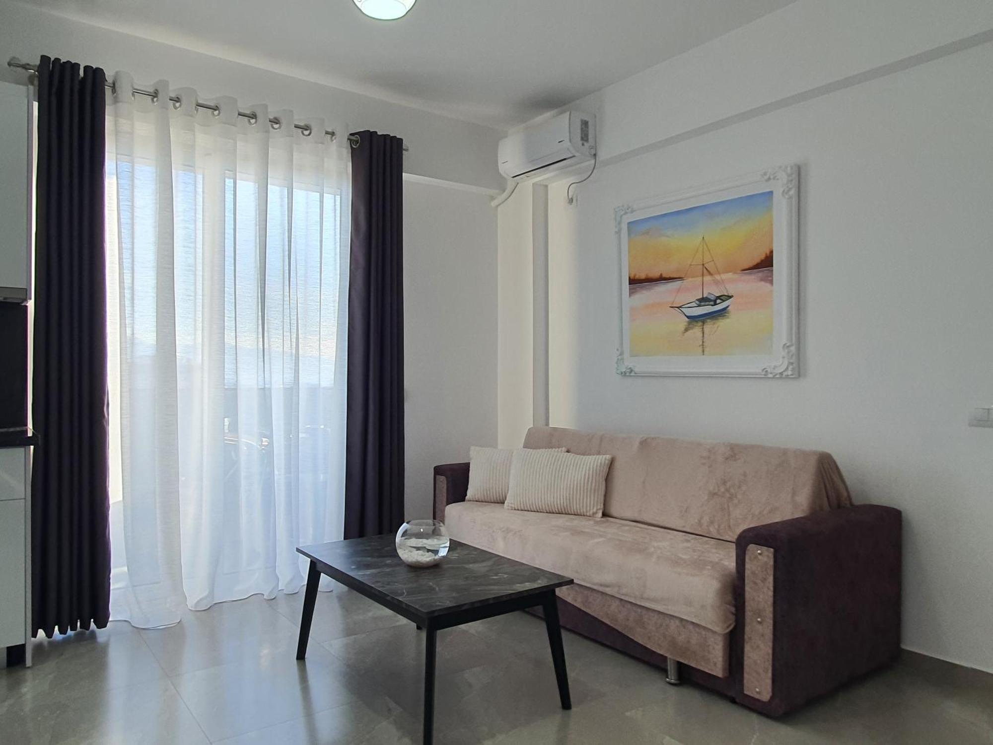 Flore Rooms Саранде Екстериор снимка