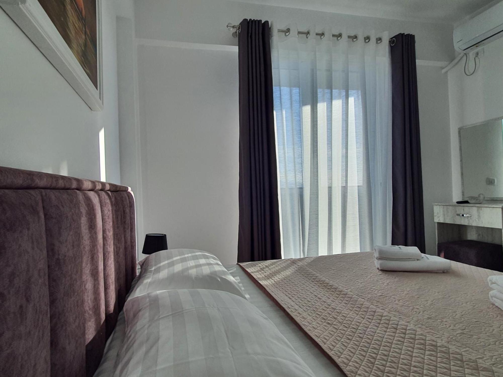 Flore Rooms Саранде Екстериор снимка
