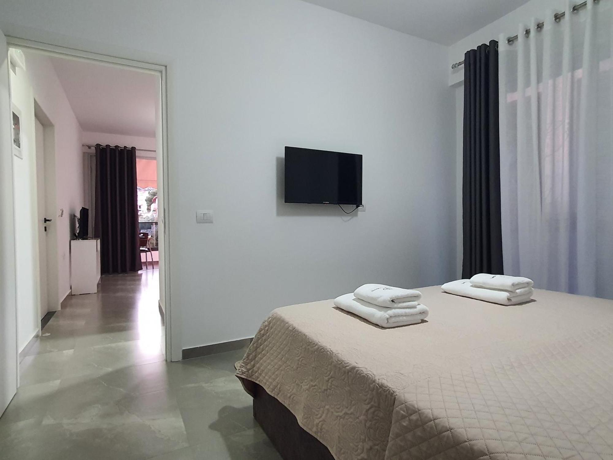 Flore Rooms Саранде Екстериор снимка