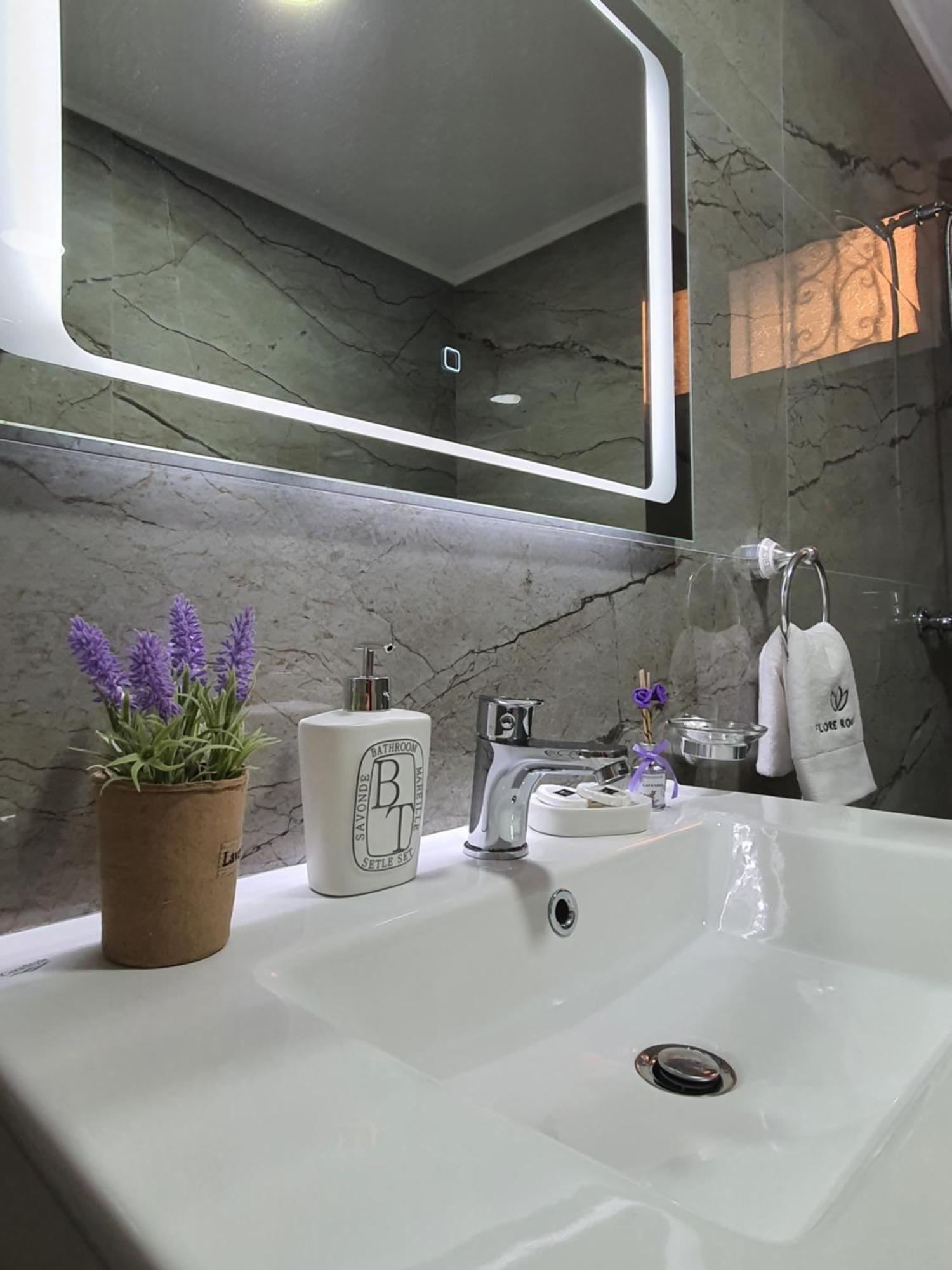 Flore Rooms Саранде Стая снимка