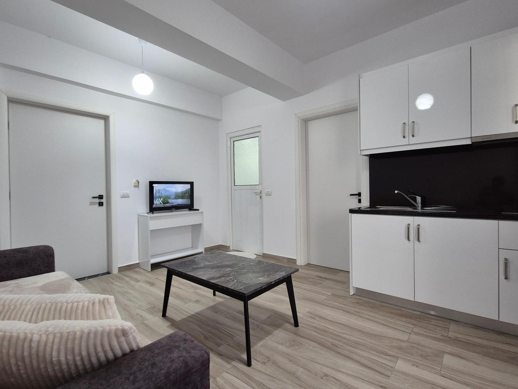Flore Rooms Саранде Екстериор снимка