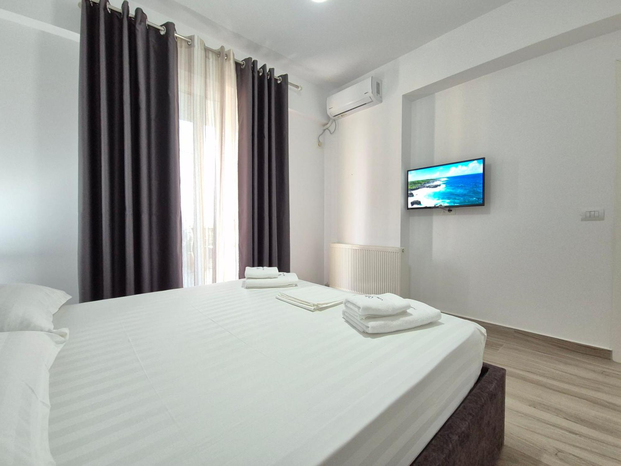 Flore Rooms Саранде Екстериор снимка
