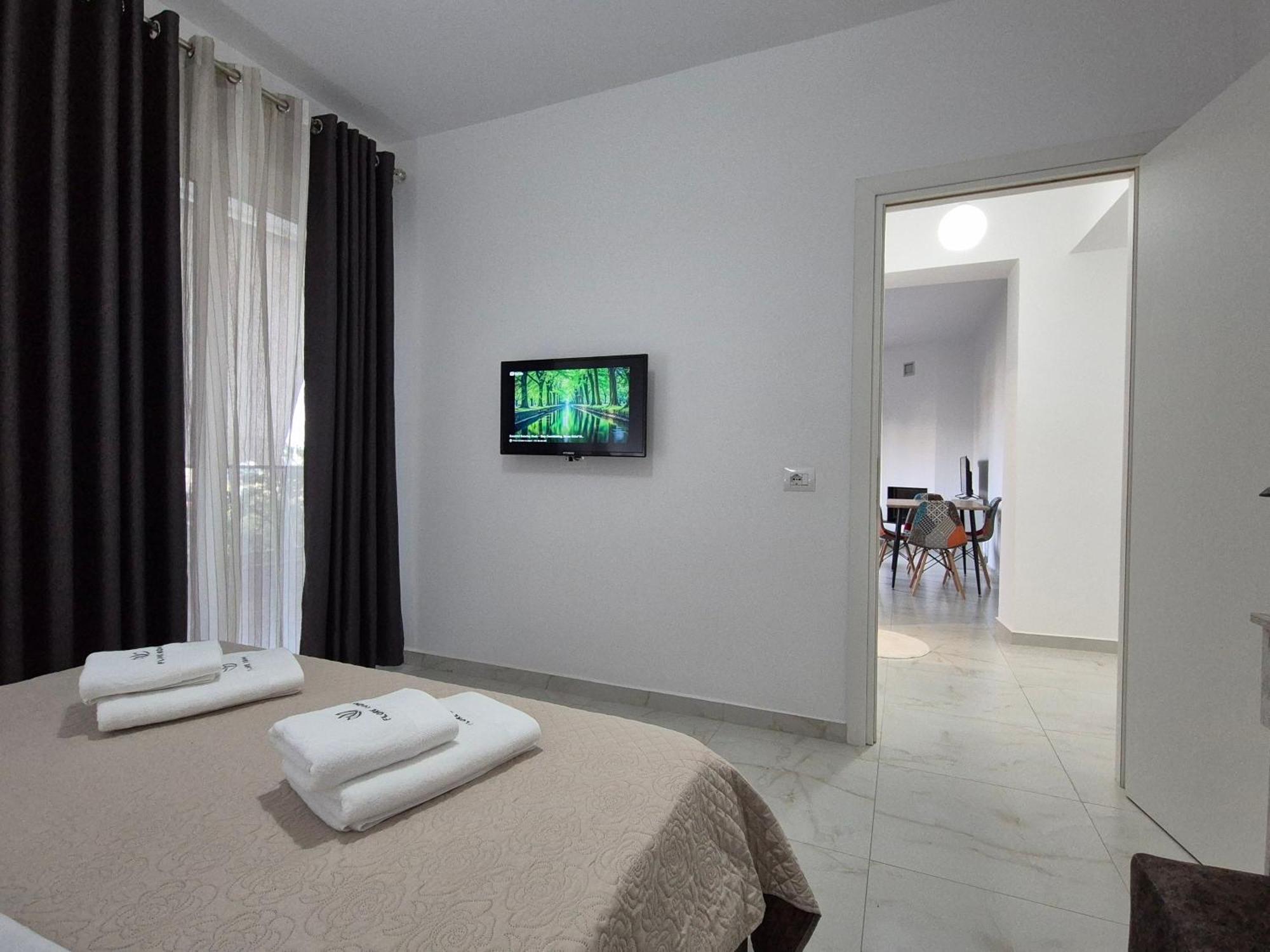 Flore Rooms Саранде Екстериор снимка