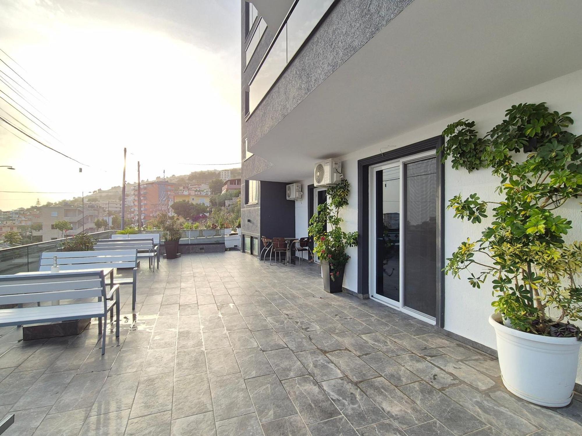 Flore Rooms Саранде Екстериор снимка