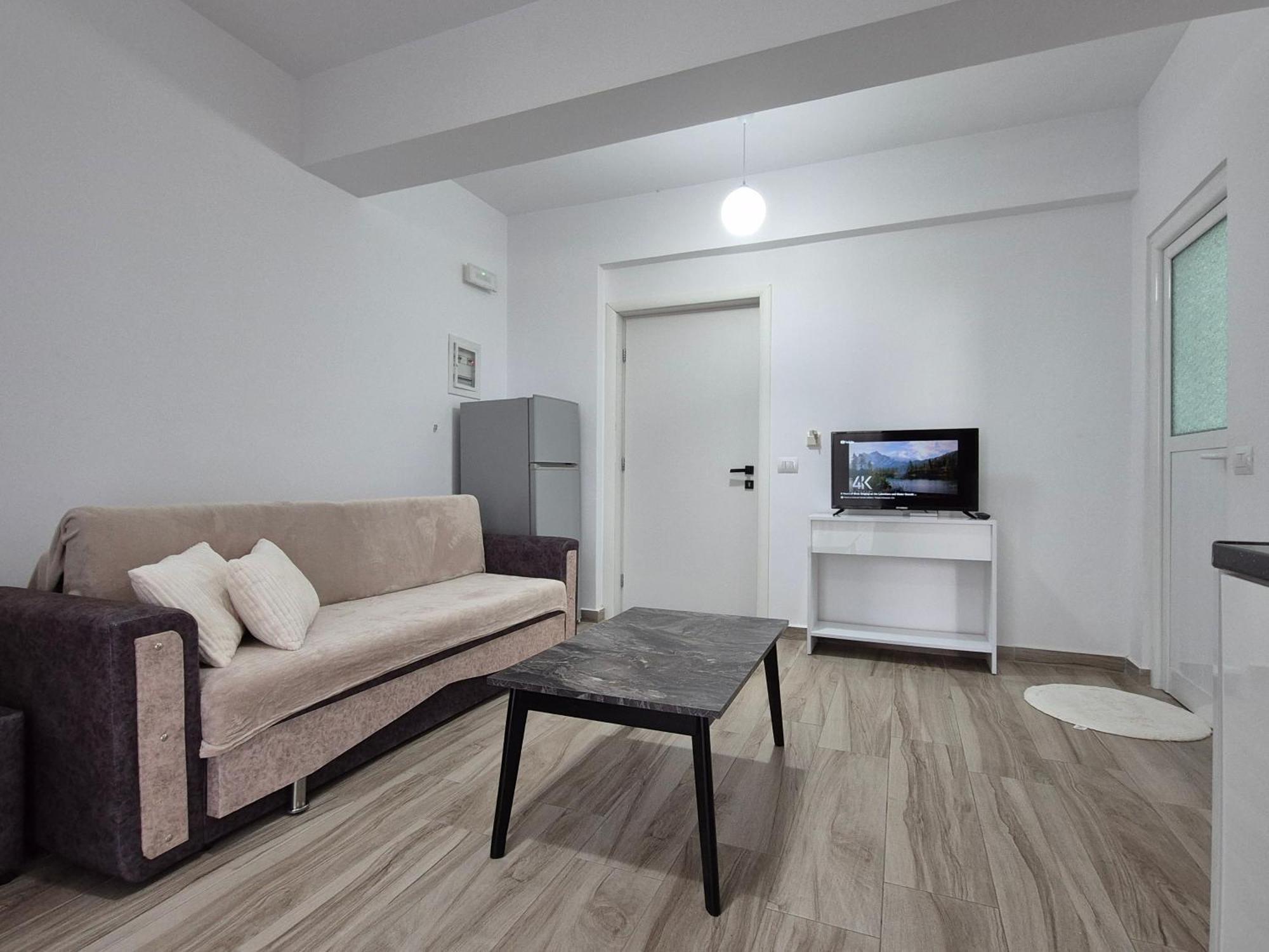 Flore Rooms Саранде Екстериор снимка