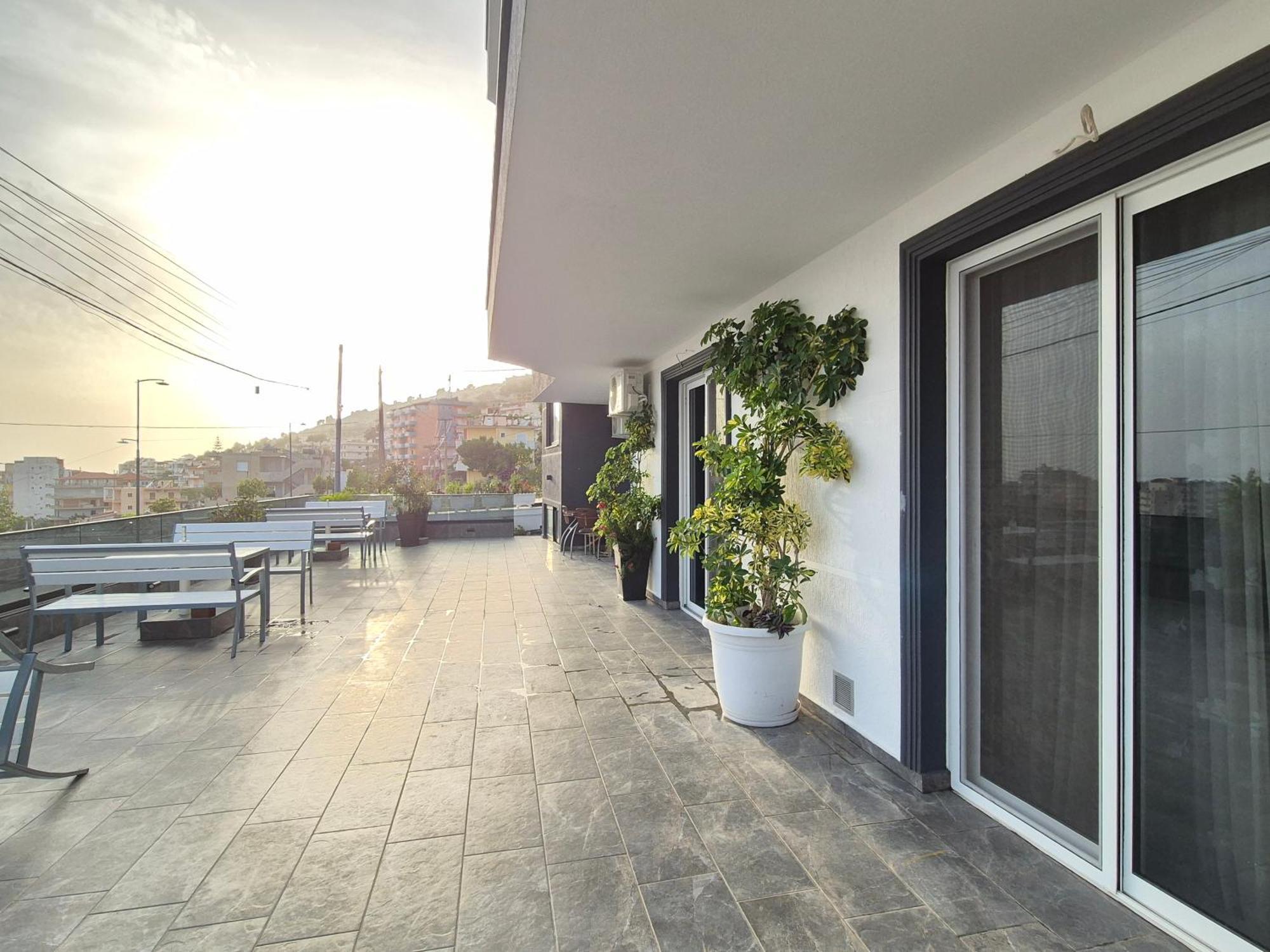 Flore Rooms Саранде Екстериор снимка